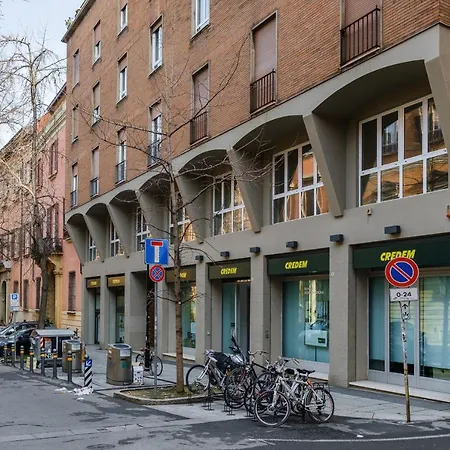 Piazza De' Calderini By Wonderful Italy * Bolonya